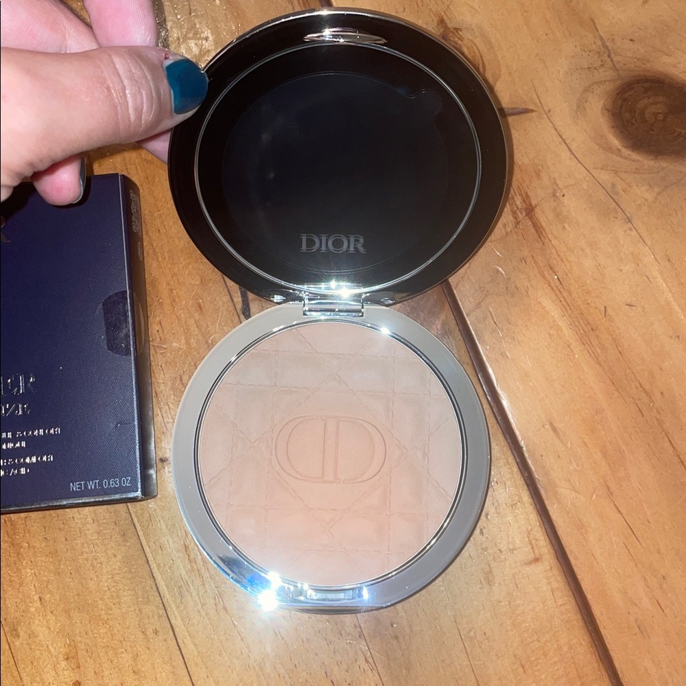 NWT- Dior- Forever- Nude Bronze Compact- 18g- 10 Soft Matte - Picture 14 of 16